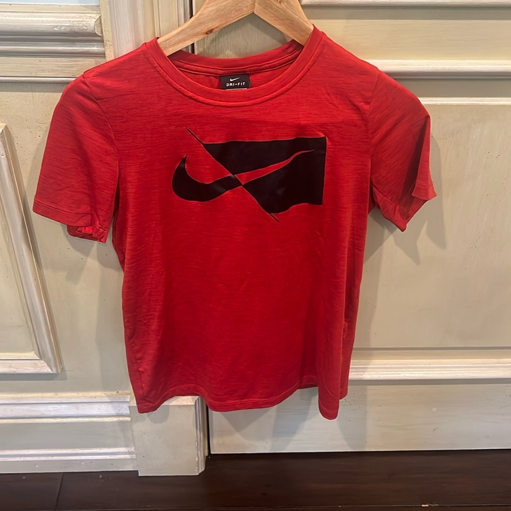 Boys L Red NIKE T Shirt